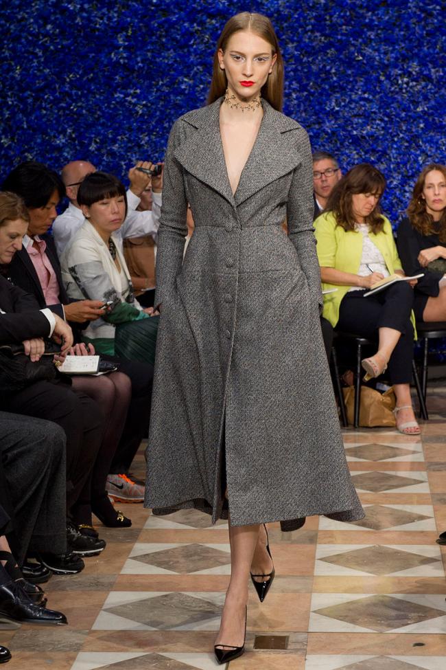 Ошеломительный фуррор дебю
тной коллекции Рафа Симонса для Dior