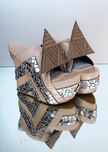 Айсберги, прохладные и красивые: весенне-летняя коллекция обуви от Elizabeth Dunn