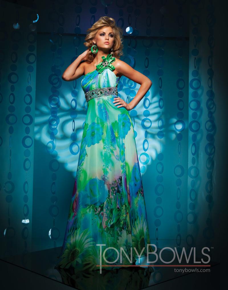 Воплощенная мечта о платьице Золушки от Tony Bowls