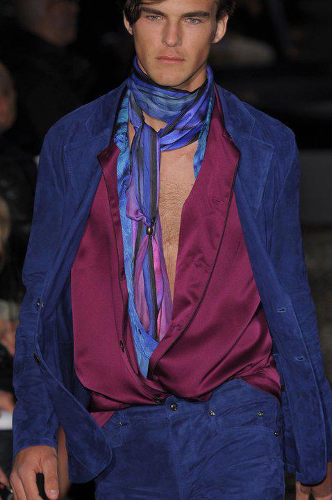 Впечатляющие цвета голубого в летней коллекции Roberto Cavalli