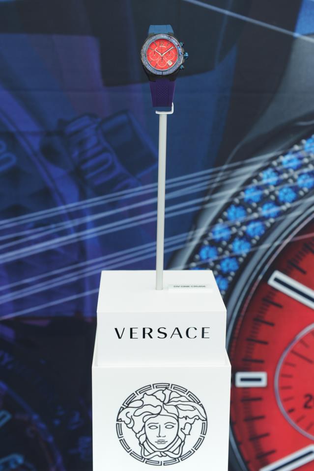 Мода, стиль и швейцарское качество от Versace